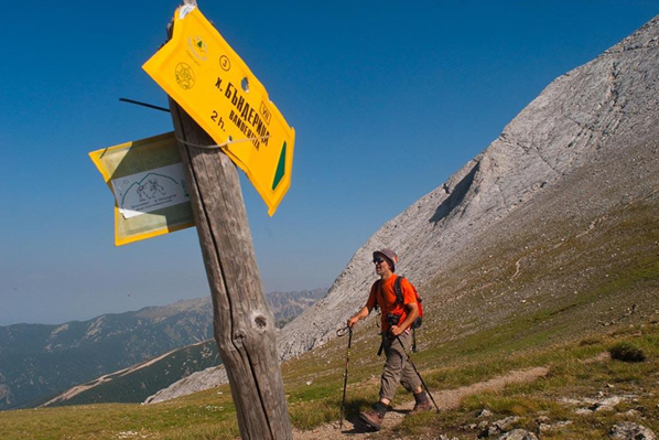 Three scenic paths around Bansko