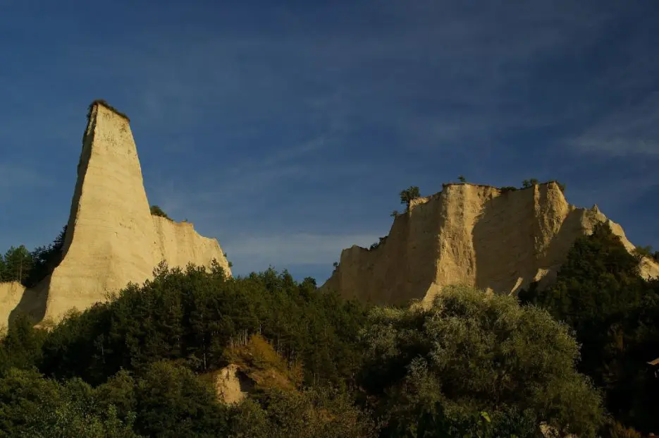 The Karlanovo Pyramids